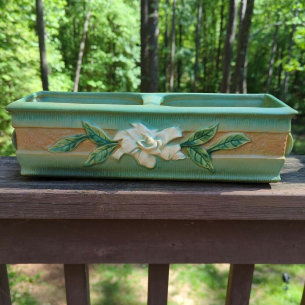 Roseville Pottery Magnolia Window Box Planter #669 12"